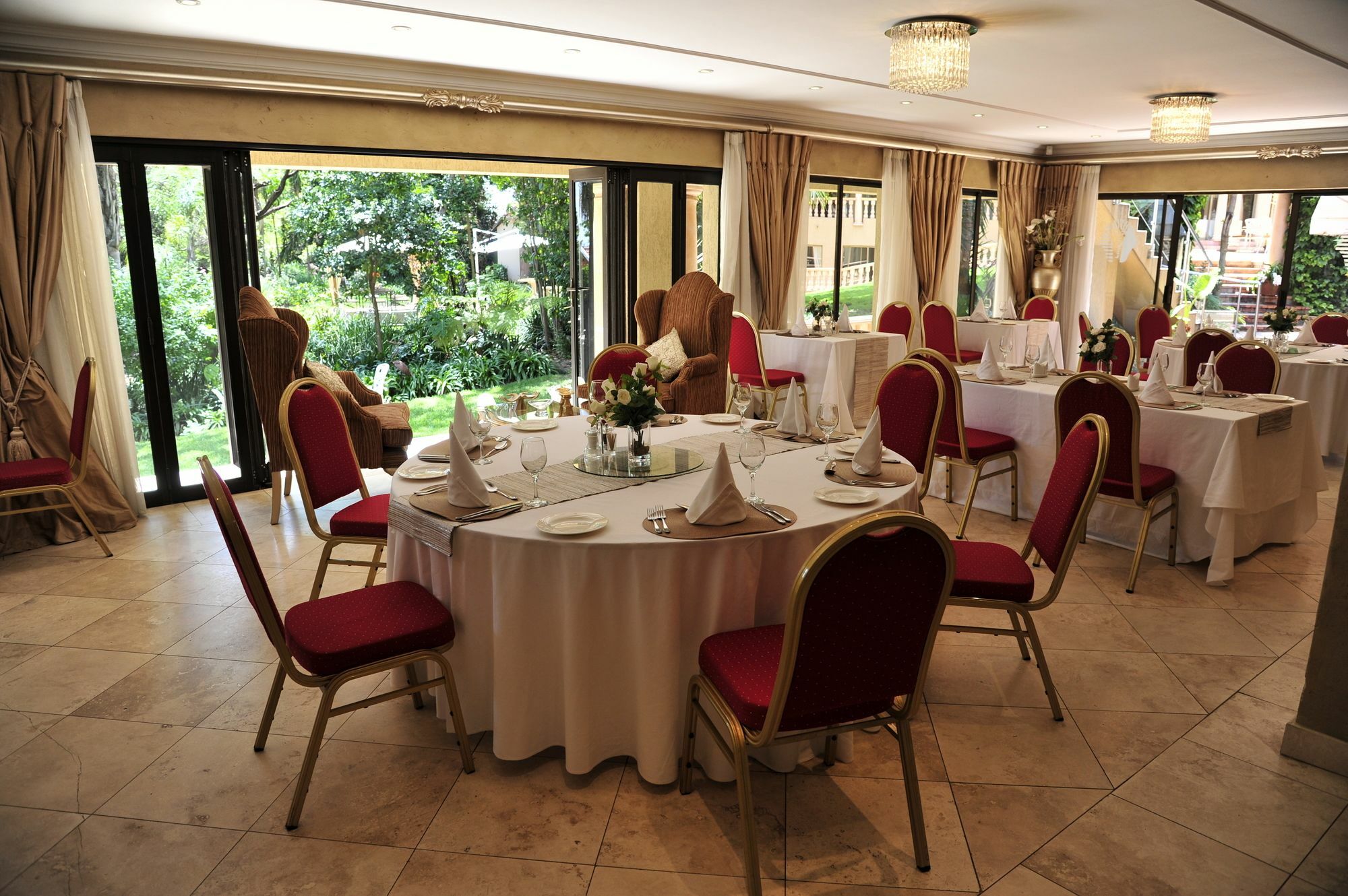 House Of Pharaohs And Conference Centre Hotel Johannesburg Bagian luar foto